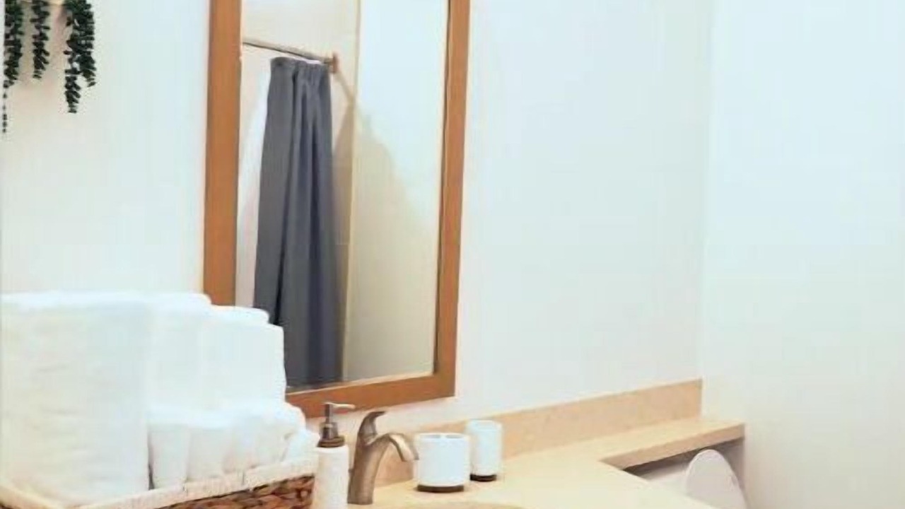 Photo of Bathroom in Makaha Valley