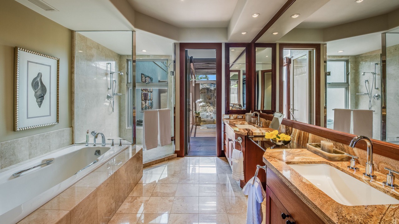 Photo of Bathroom in Kaupulehu