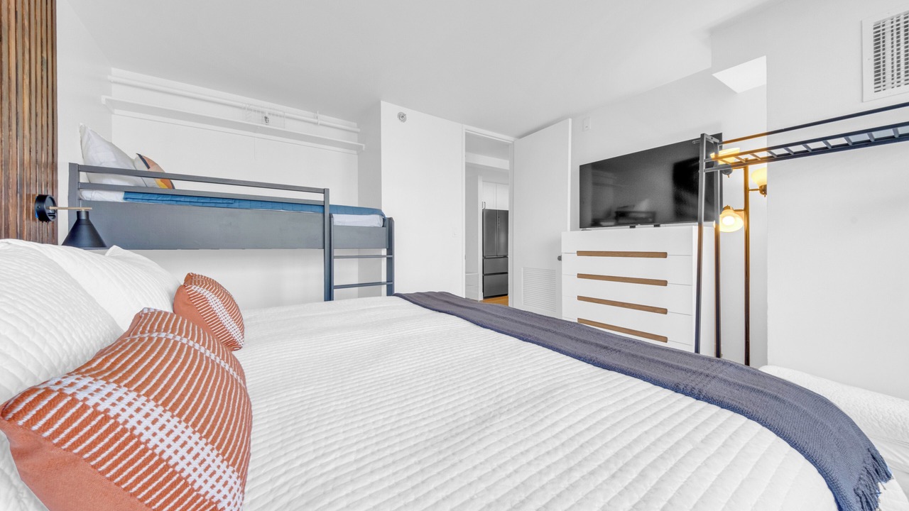 Photo of Bedroom in Waikiki