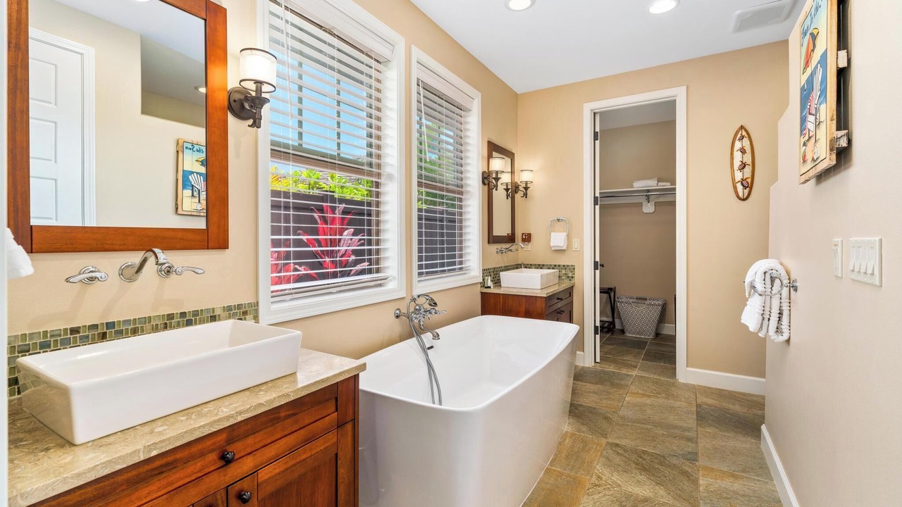 Photo of Bathroom in Keauhou