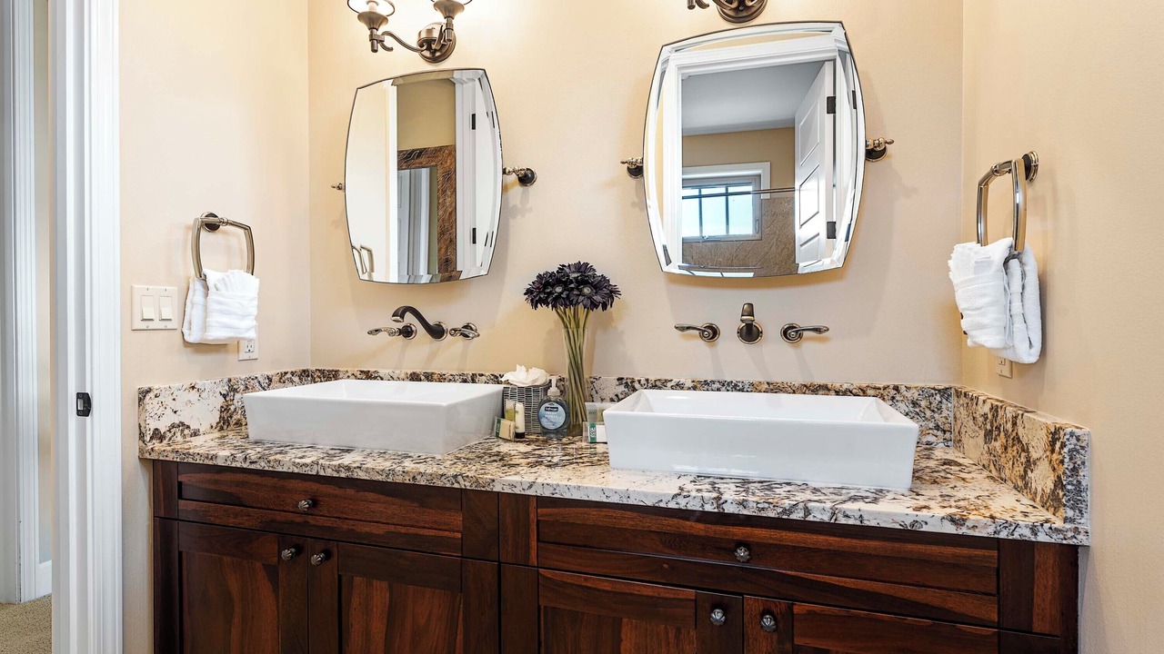 Photo of Bathroom in Keauhou