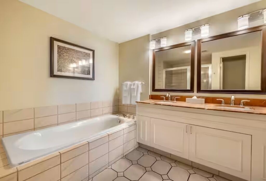 Photo of Bathroom in Poipu