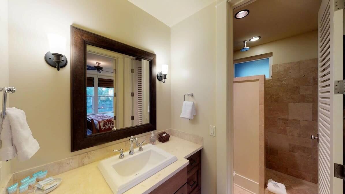 Photo of Bathroom in Poipu