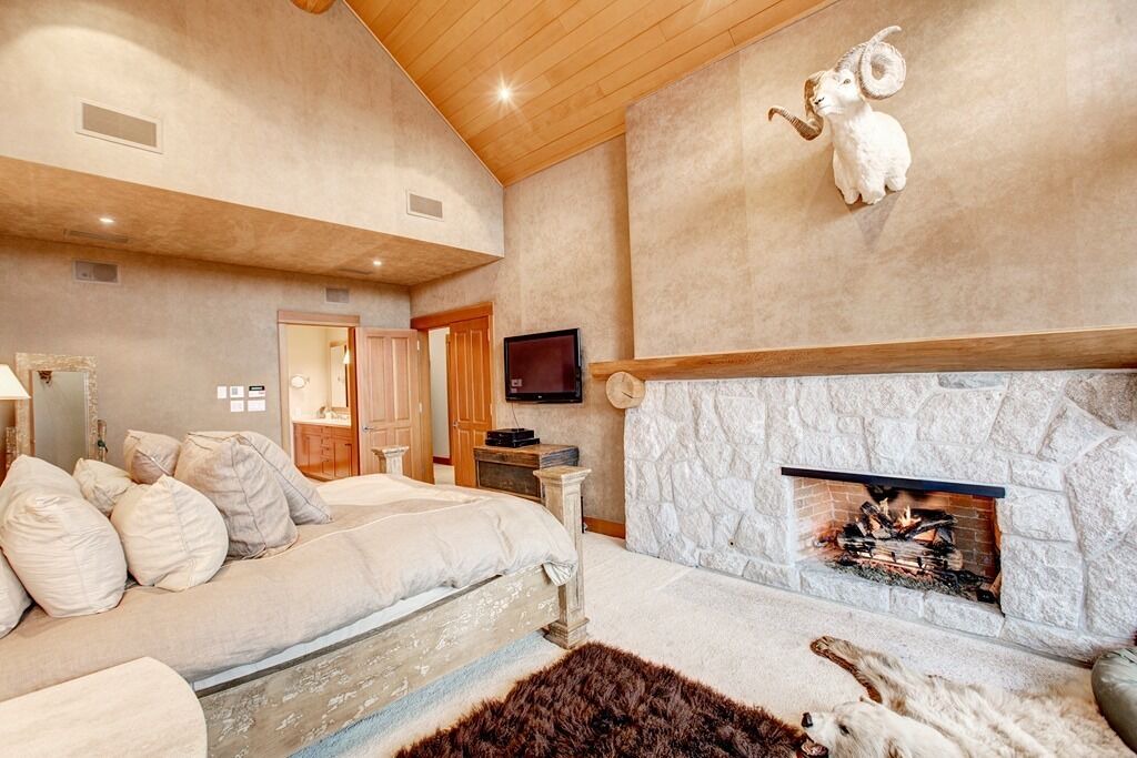 Photo of Bedroom in Upper Village