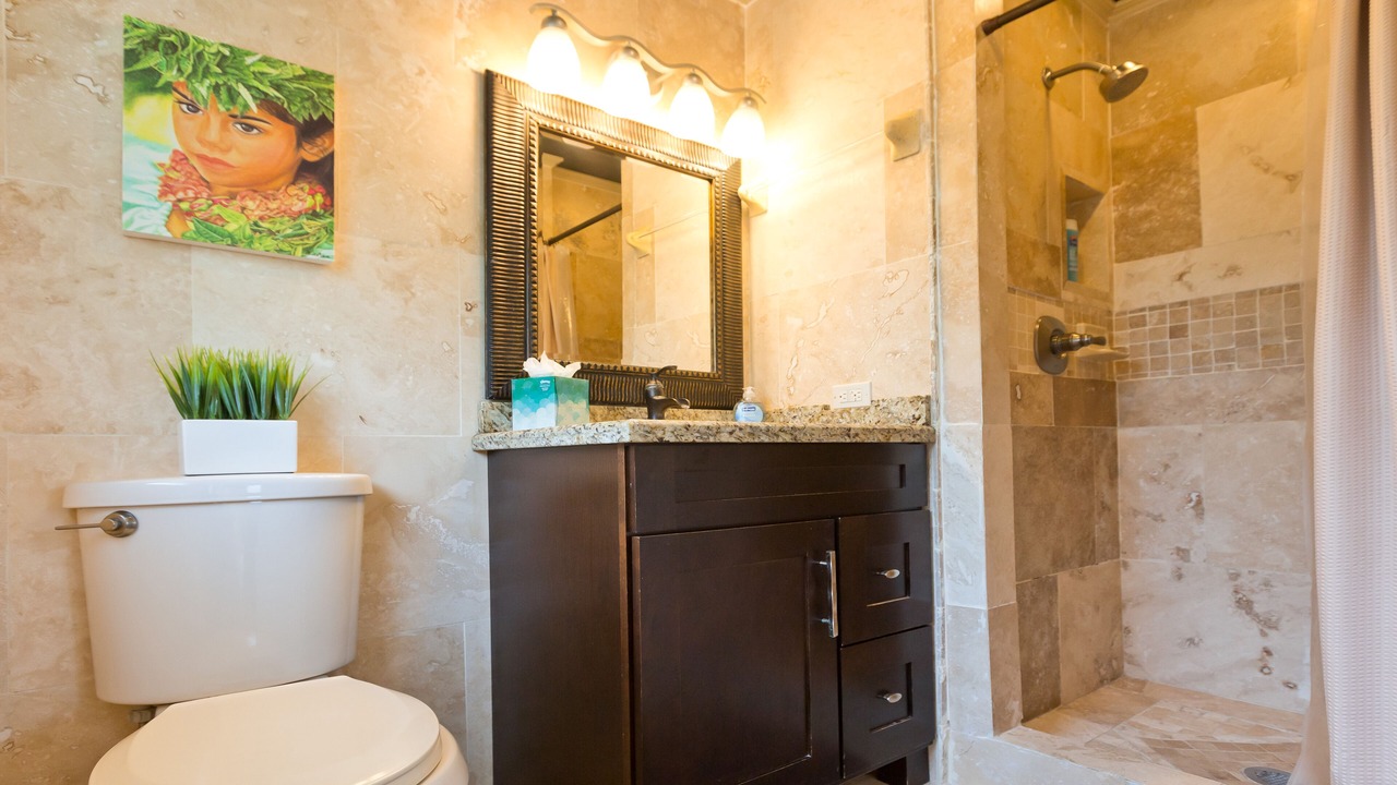 Photo of Bathroom in Kahaluu Bay