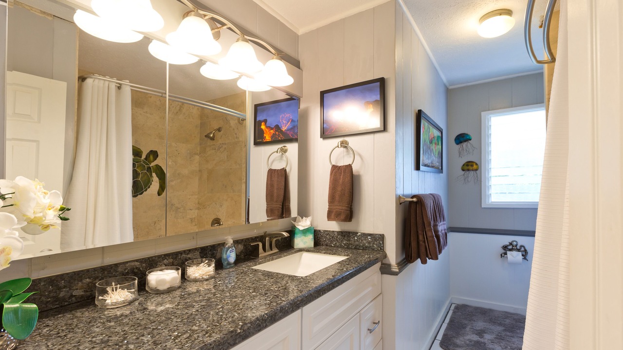 Photo of Bathroom in Kahaluu Bay