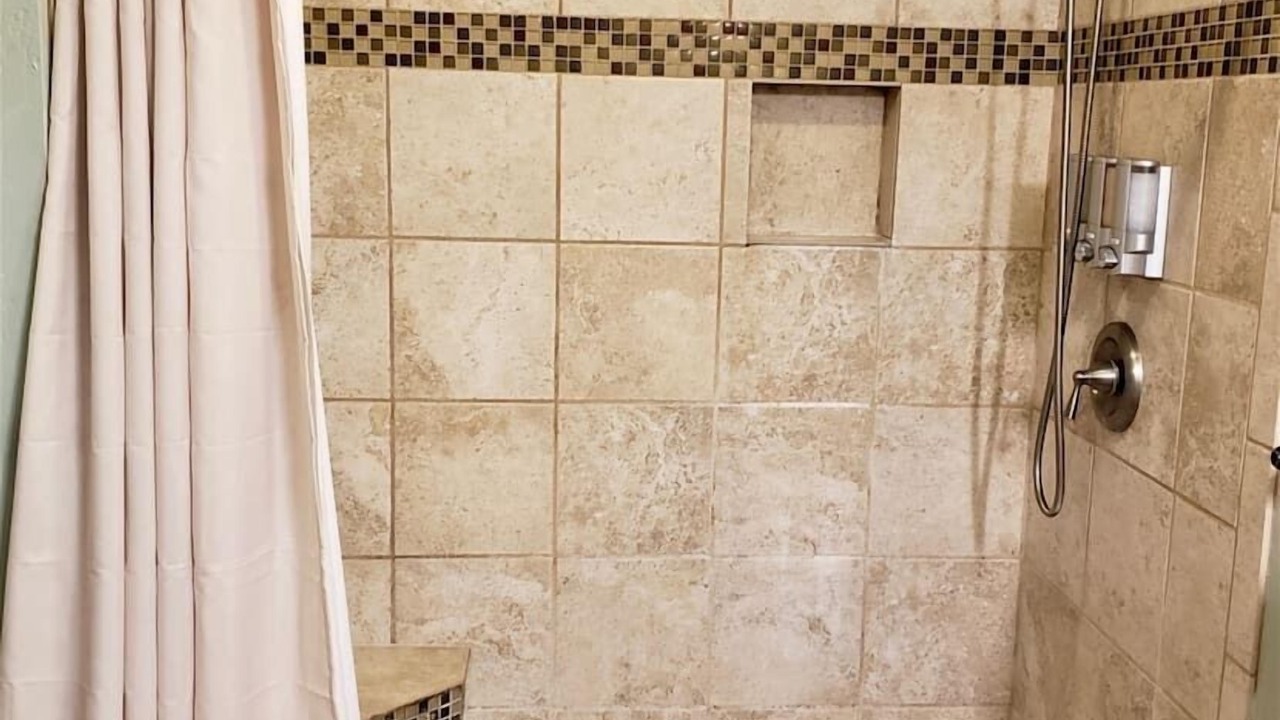 Photo of Bathroom in Punaluu