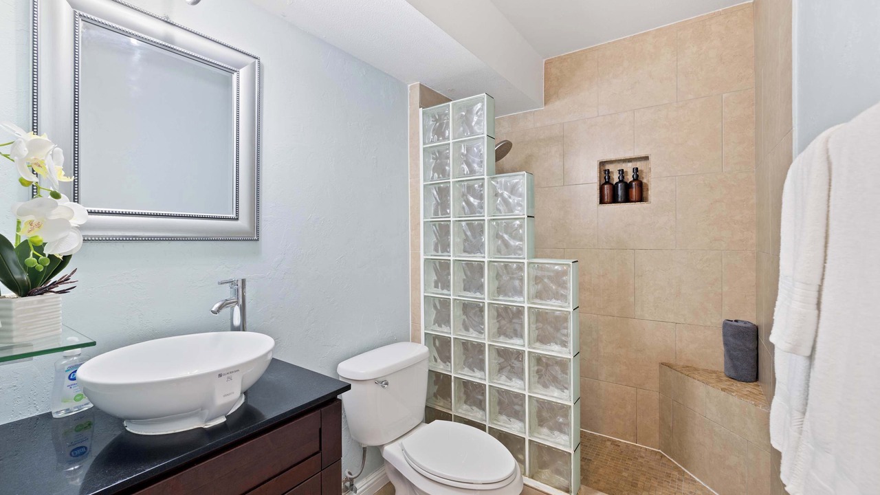 Photo of Bathroom in Waikiki