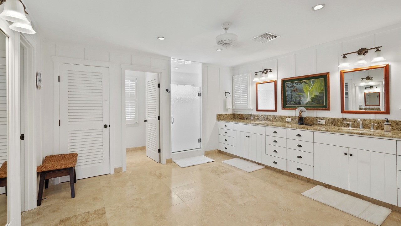 Photo of Bathroom in Eastern Honolulu