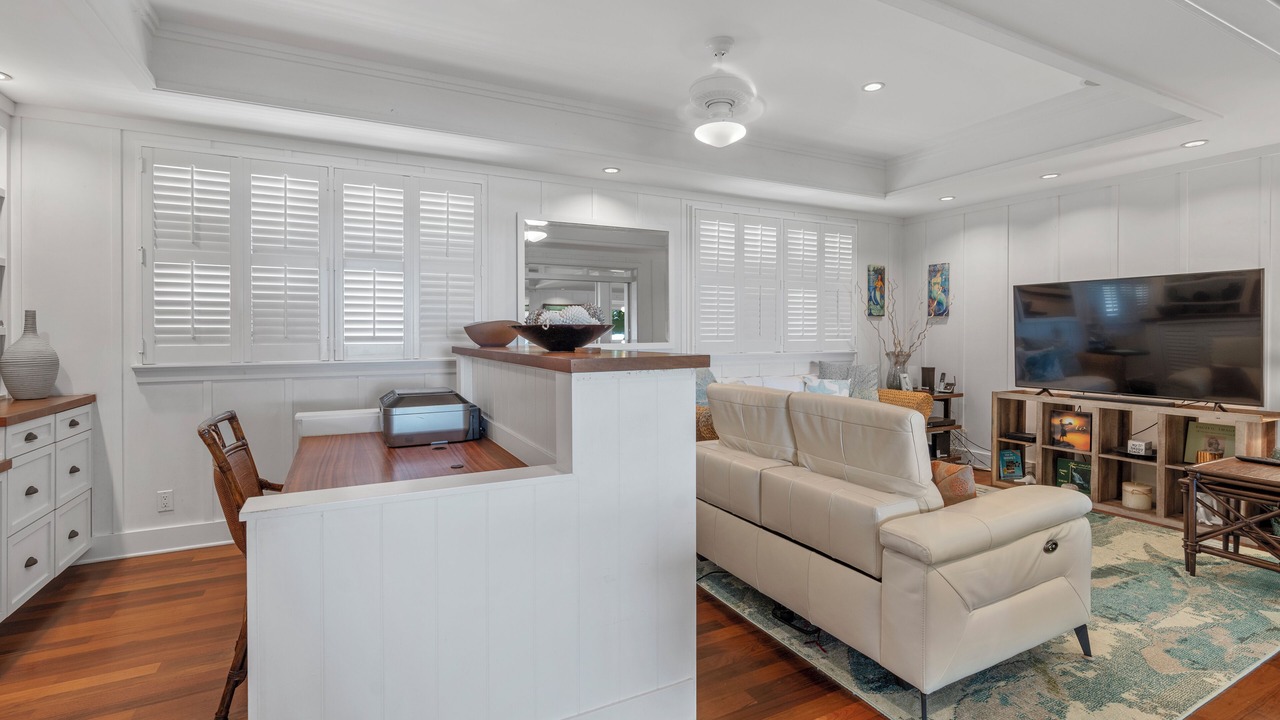 Photo of Livingroom in Eastern Honolulu