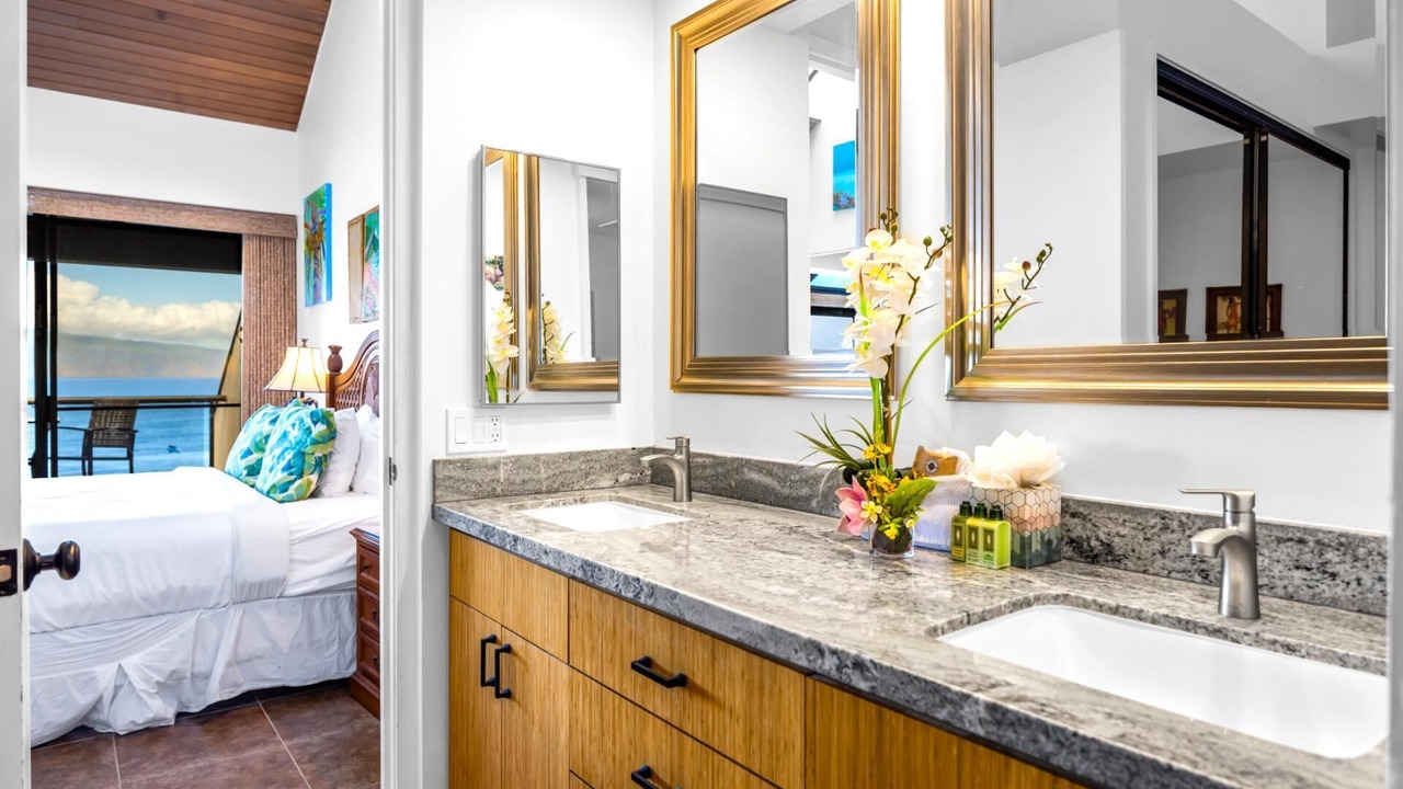 Photo of Bathroom in Kahana