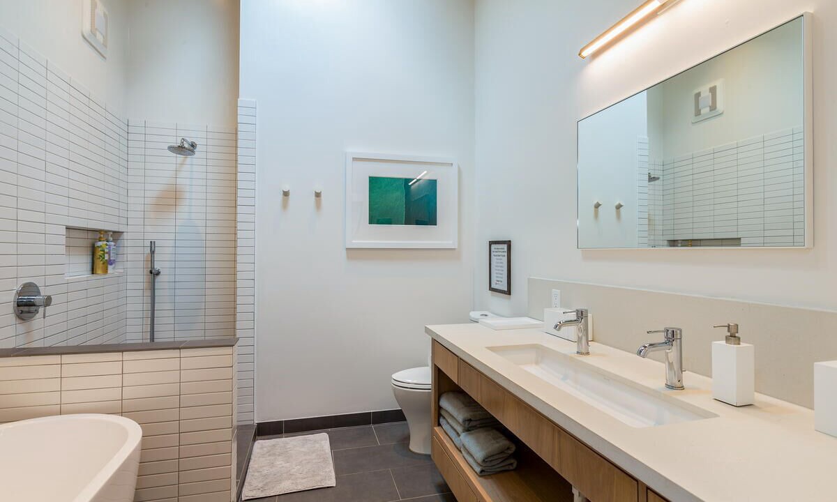 Photo of Bathroom in Wainiha