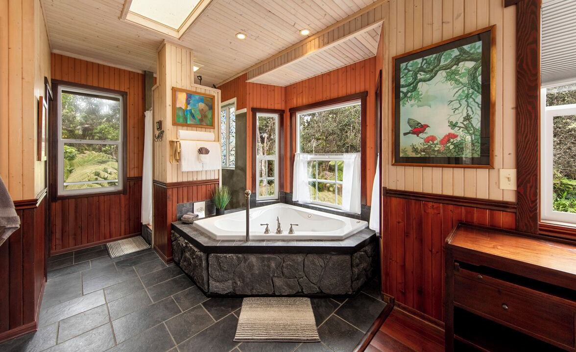 Photo of Bathroom in Volcano