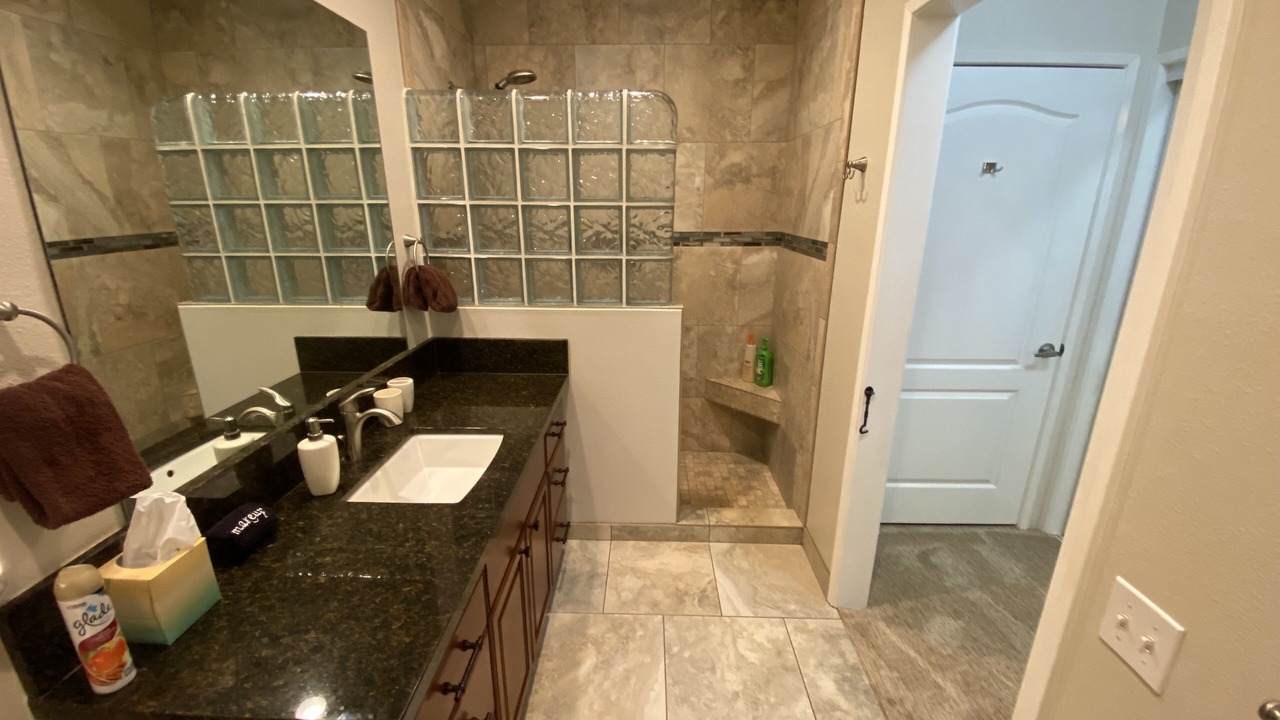 Photo of Bathroom in Poipu