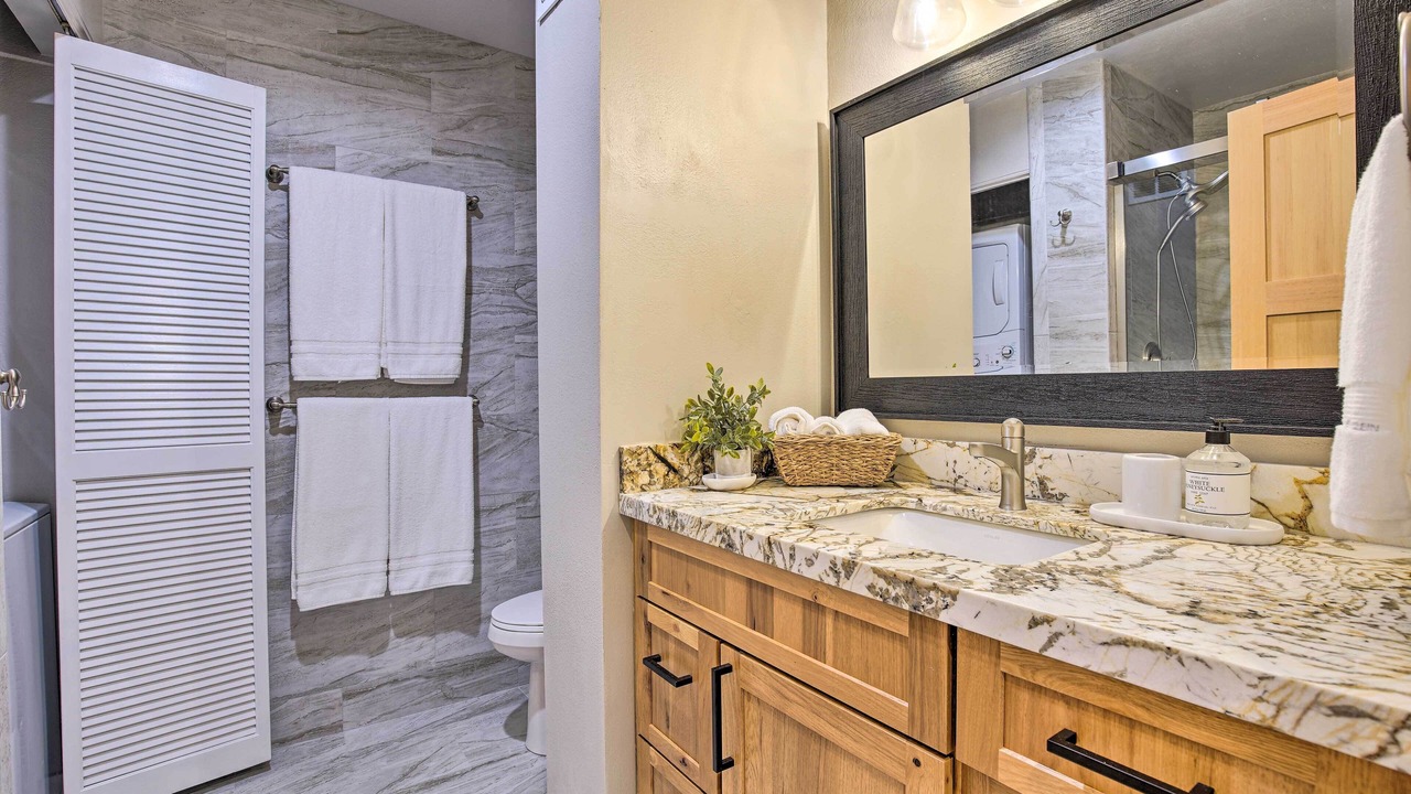 Photo of Bathroom in Kahaluu-Keauhou