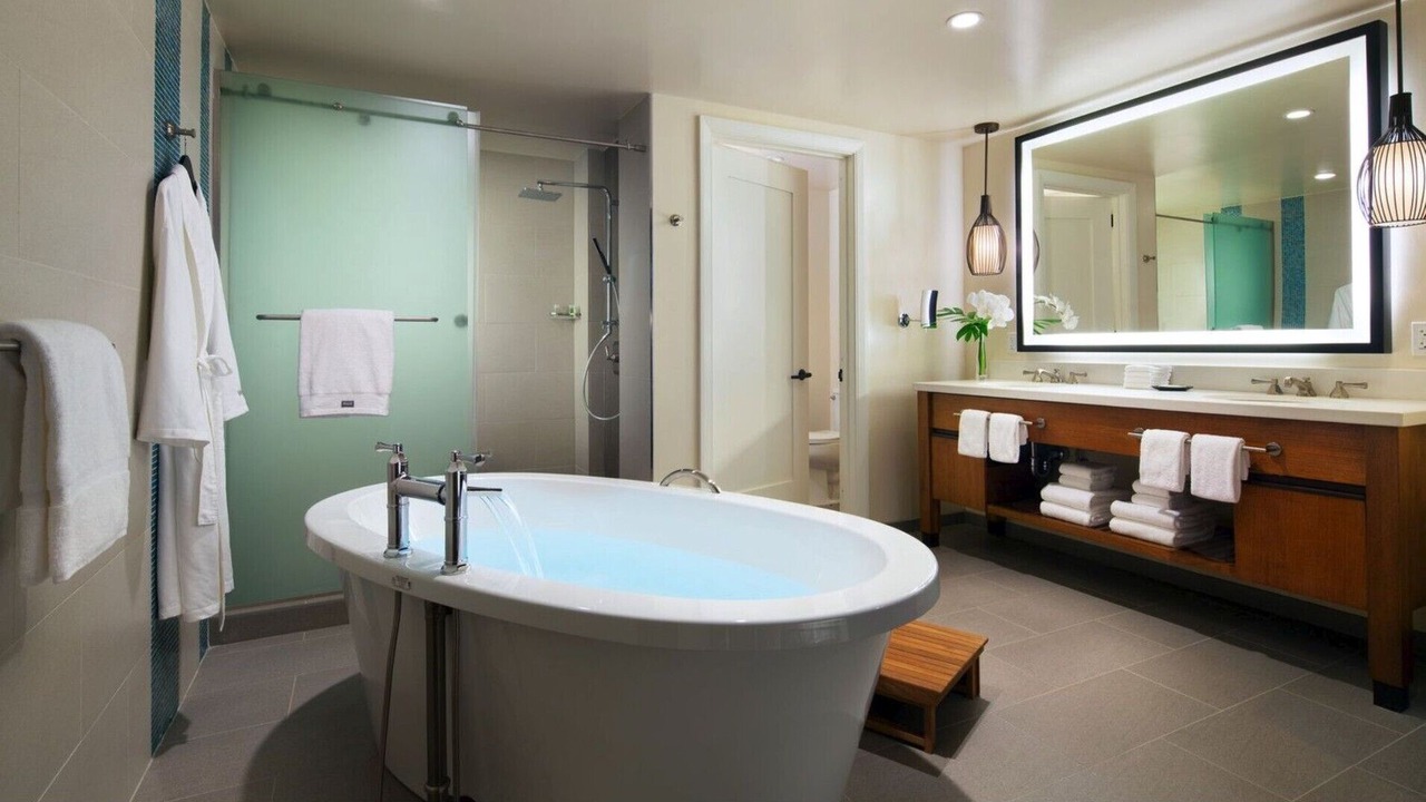 Photo of Bathroom in Lahaina