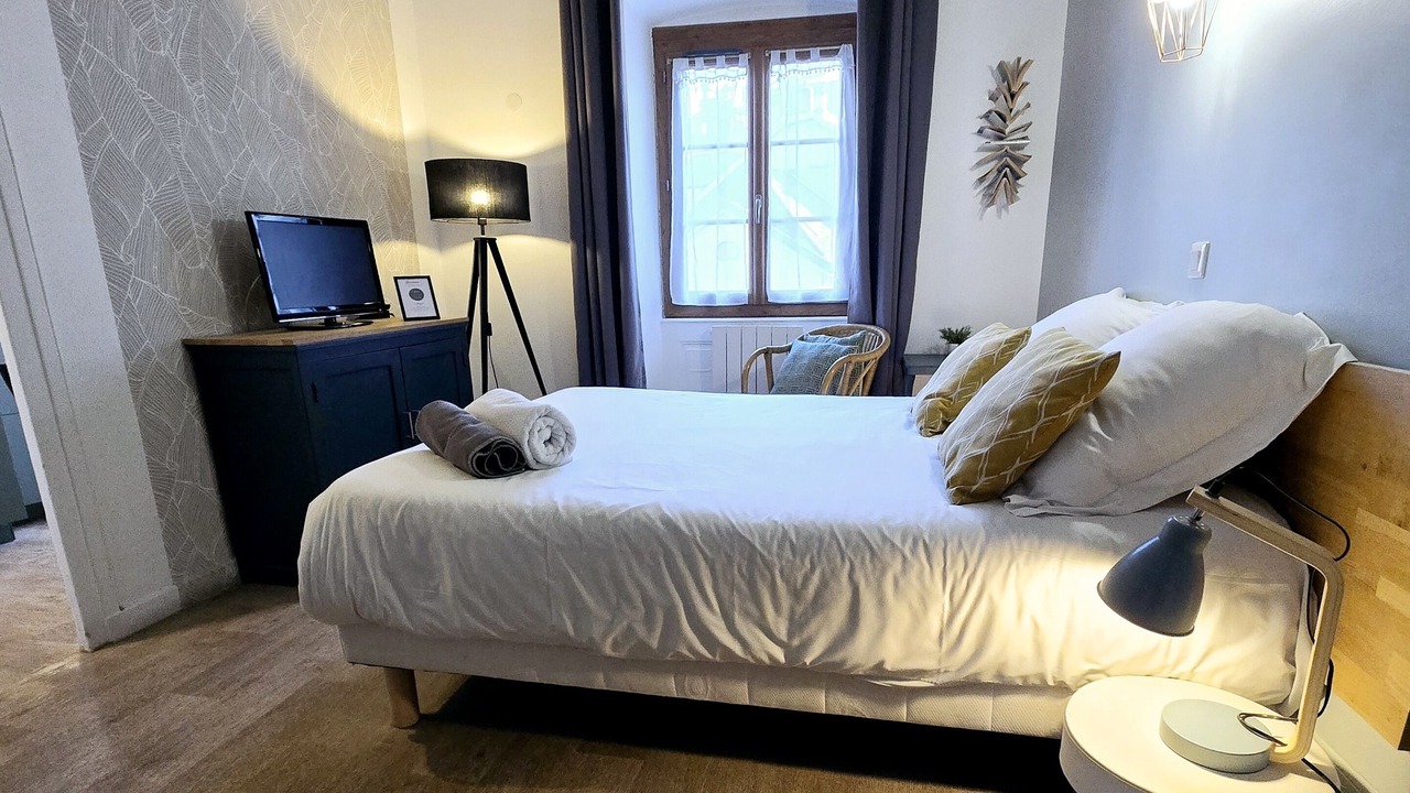 Photo of Bedroom in Aix-les-Bains City Center