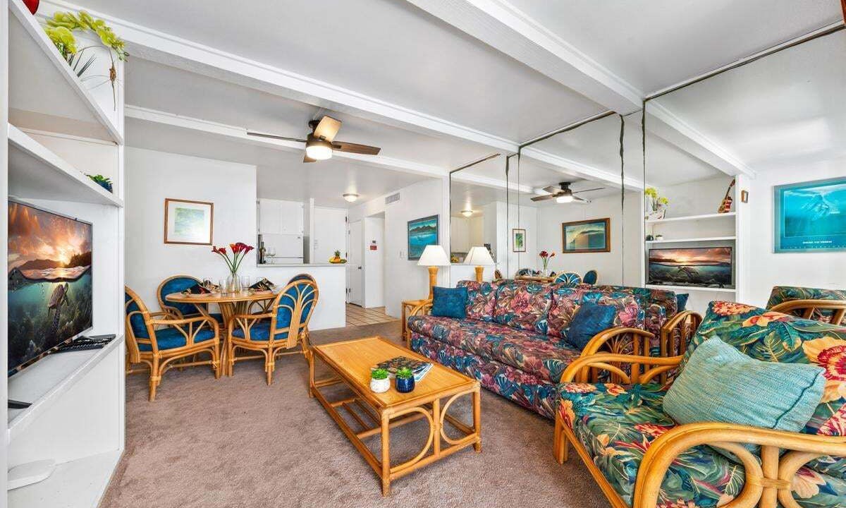 Photo of Livingroom in Historic Kailua Village
