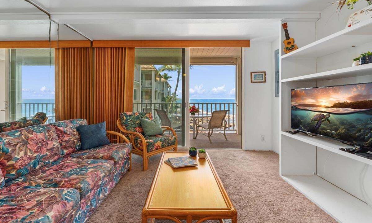 Photo of Livingroom in Historic Kailua Village