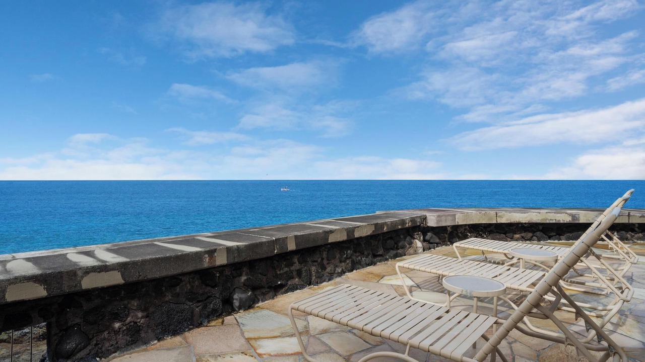 Photo of Patio Balcony in Historic Kailua Village