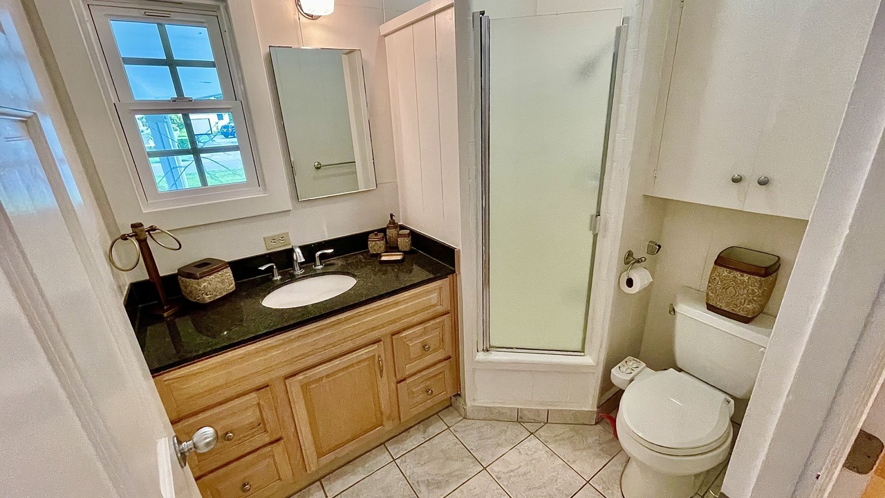 Photo of Bathroom in Manoa