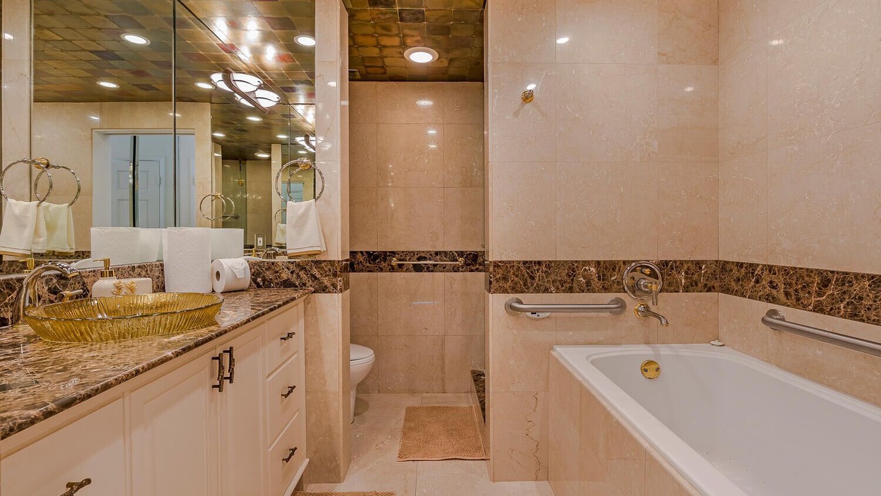 Photo of Bathroom in Waialae Iki