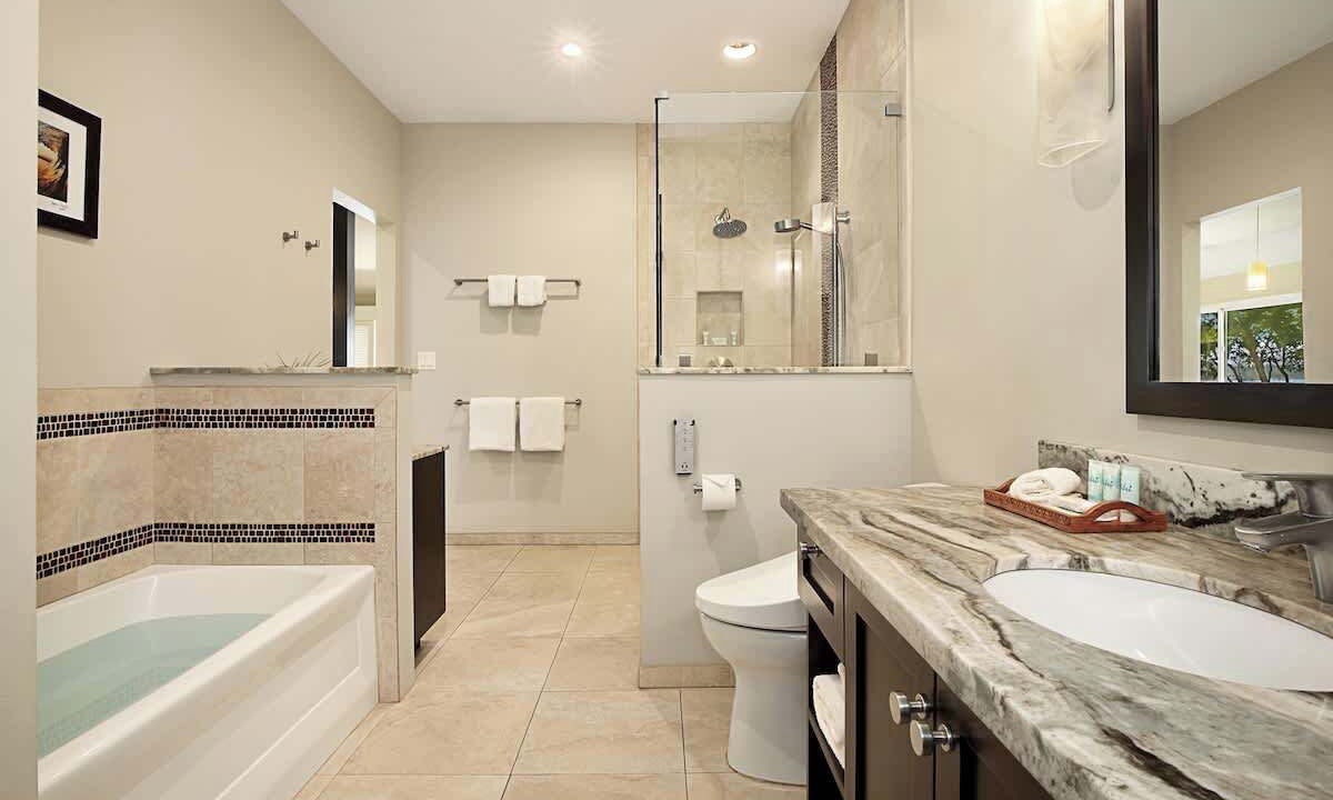 Photo of Bathroom in Wailua