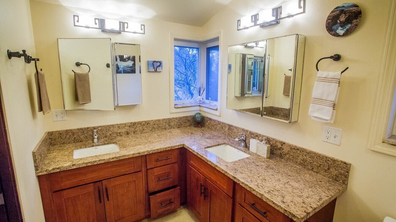 Photo of Bathroom in Hauula
