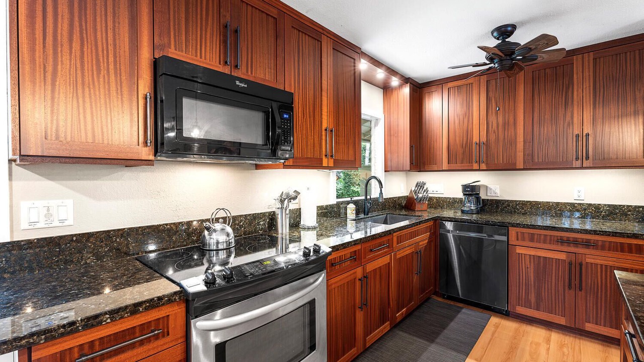 Photo of Kitchen in Kahaluu Bay
