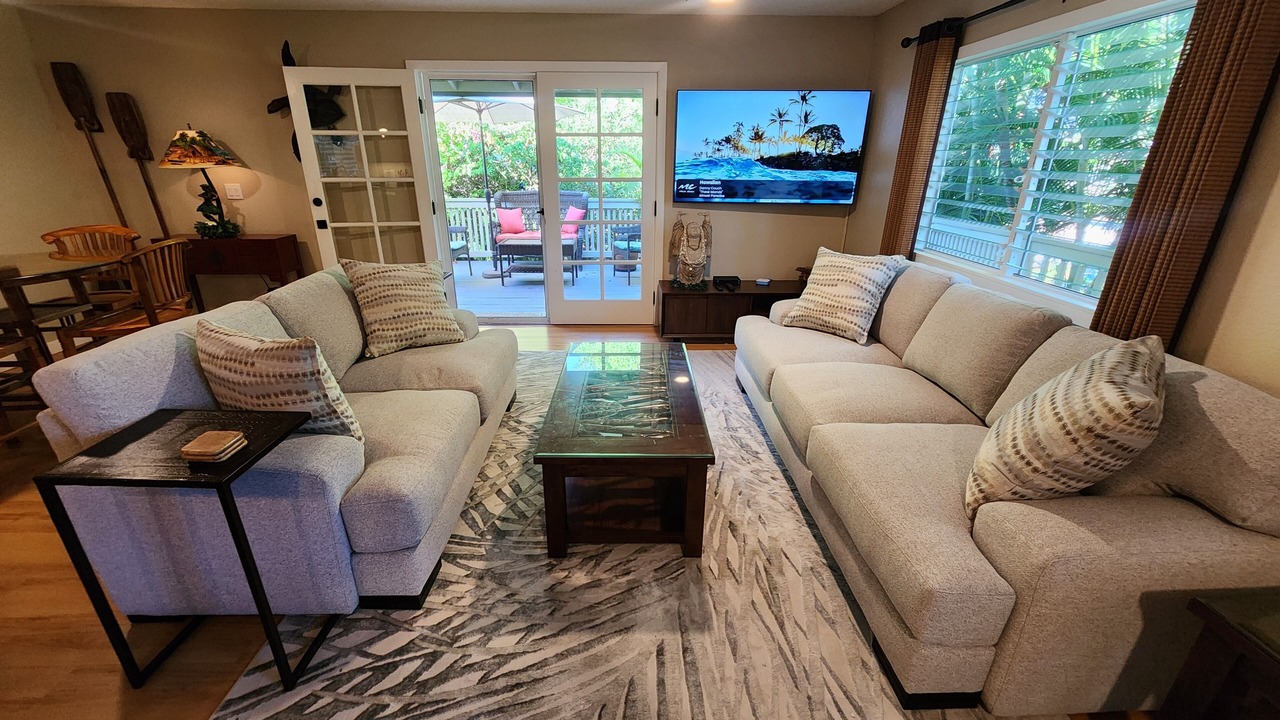 Photo of Livingroom in Kahaluu Bay