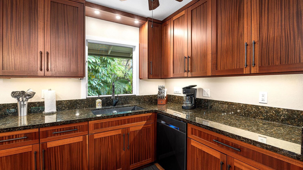 Photo of Kitchen in Kahaluu Bay