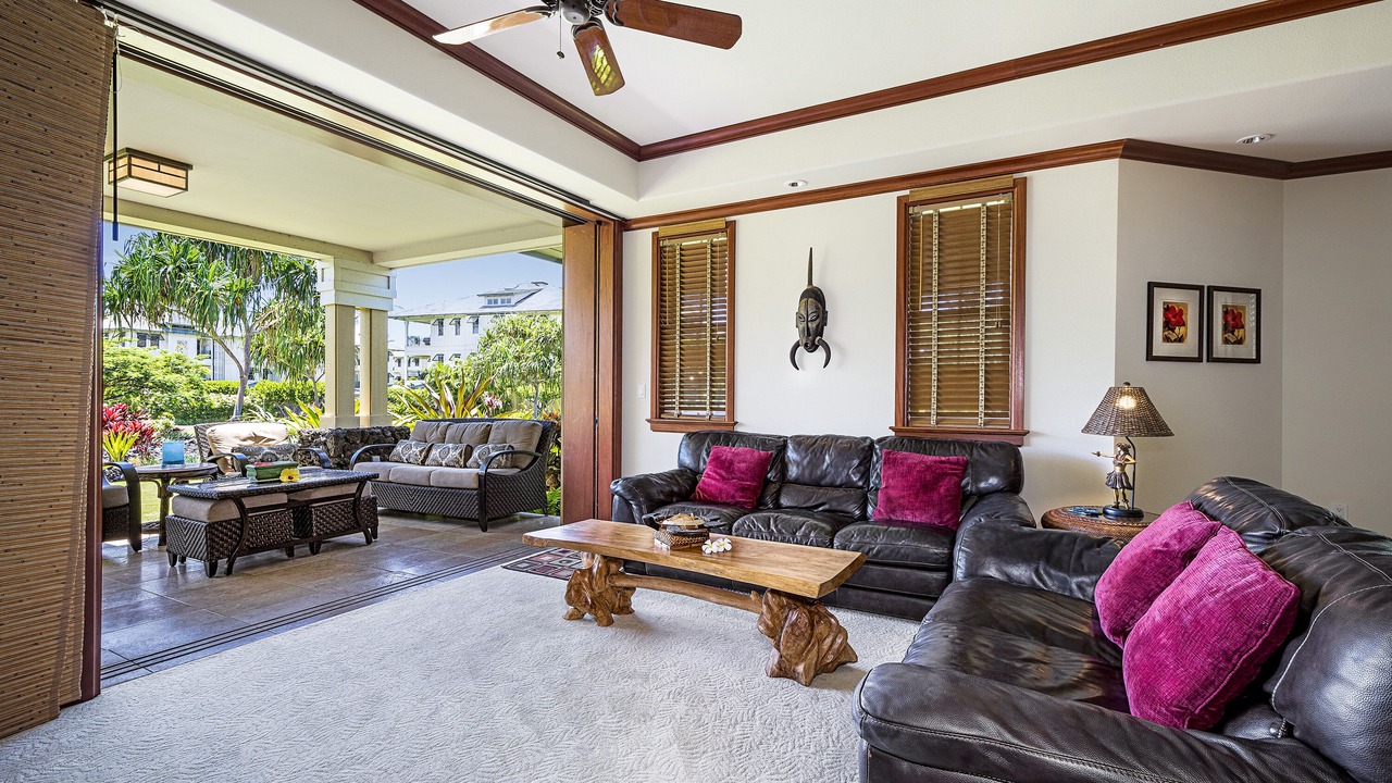 Photo of Livingroom in Waikoloa