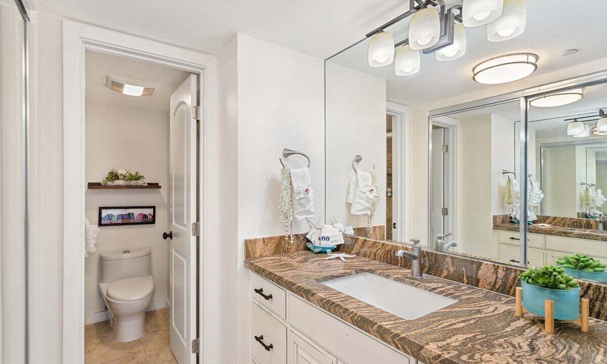 Photo of Bathroom in Kahana