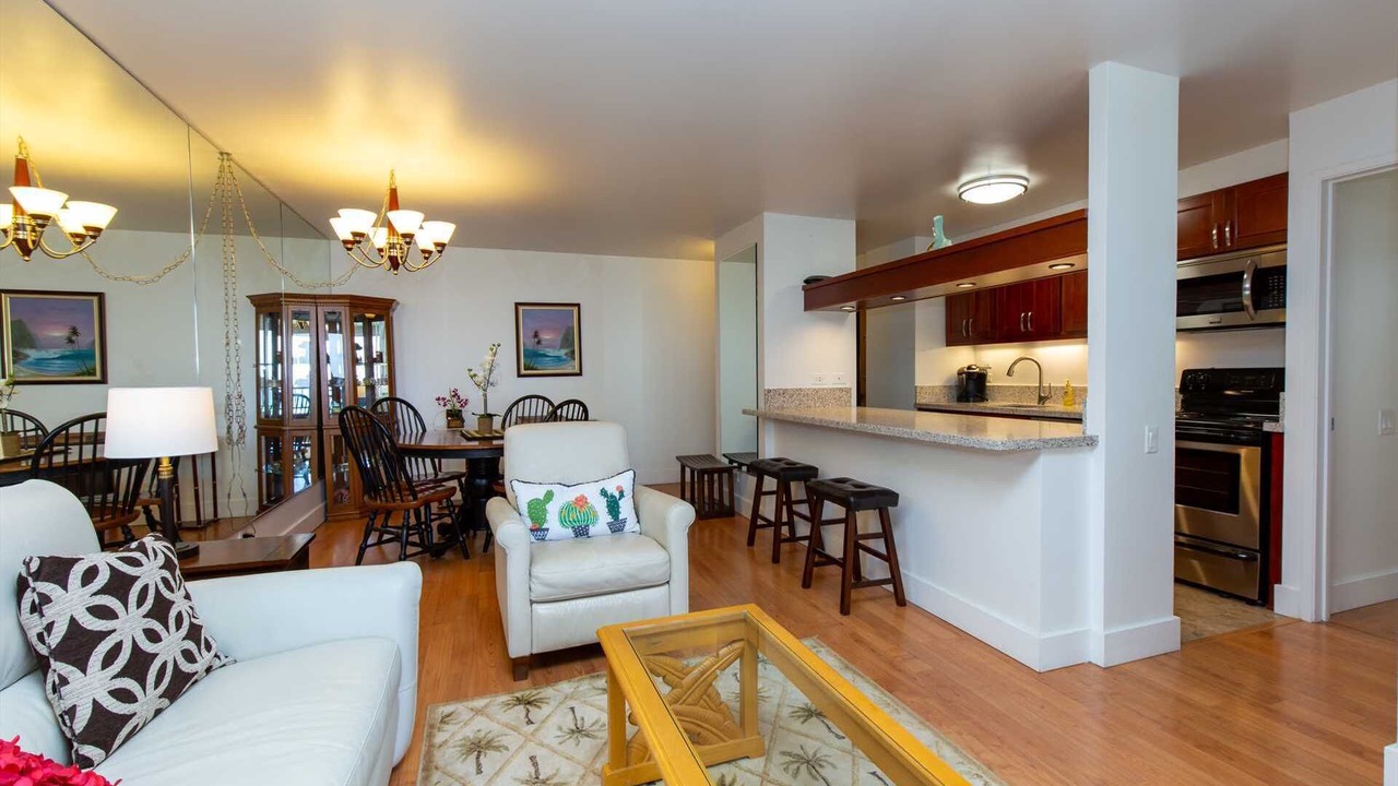 Photo of Livingroom in Waikiki