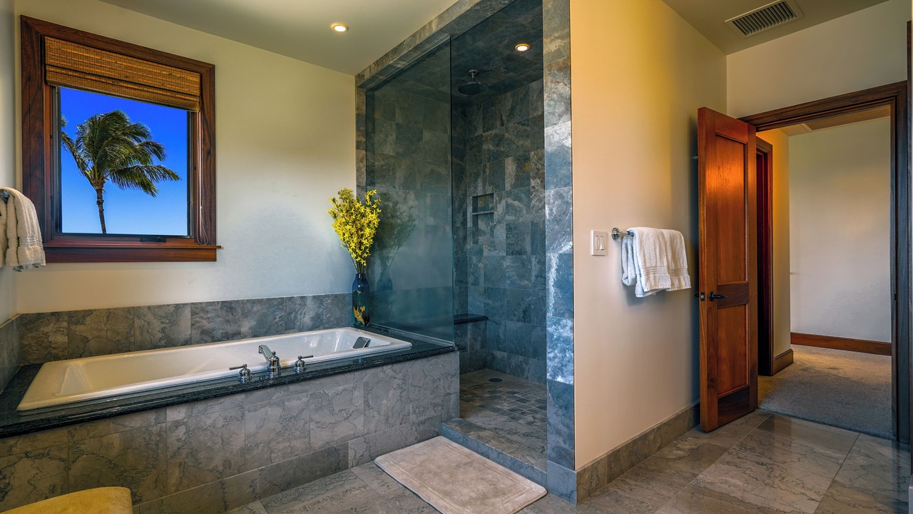 Photo of Bathroom in Waikoloa