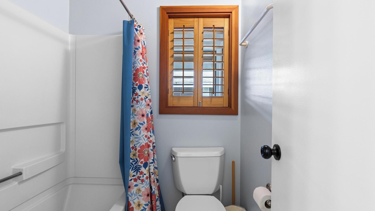 Photo of Bathroom in Kahaluu Bay