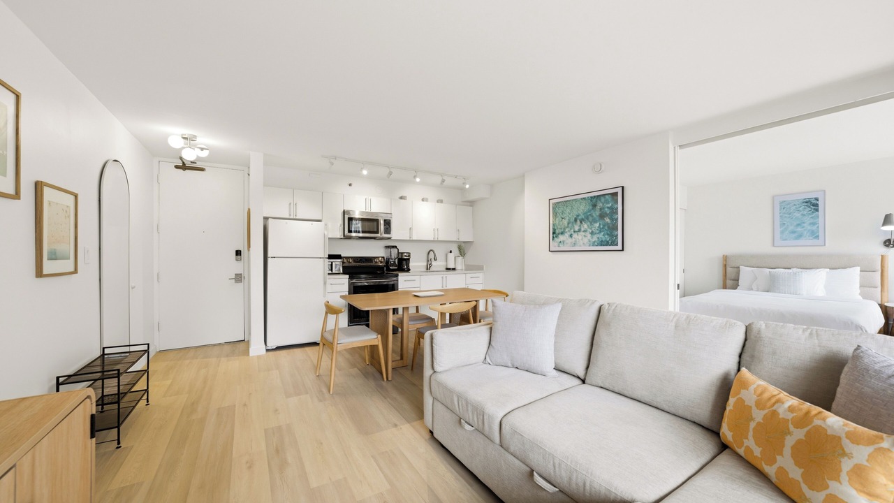 Photo of Livingroom in Waikiki