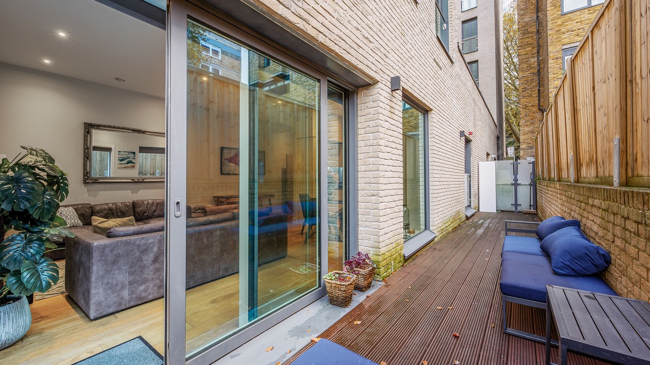Photo of Patio Balcony in Turnham Green