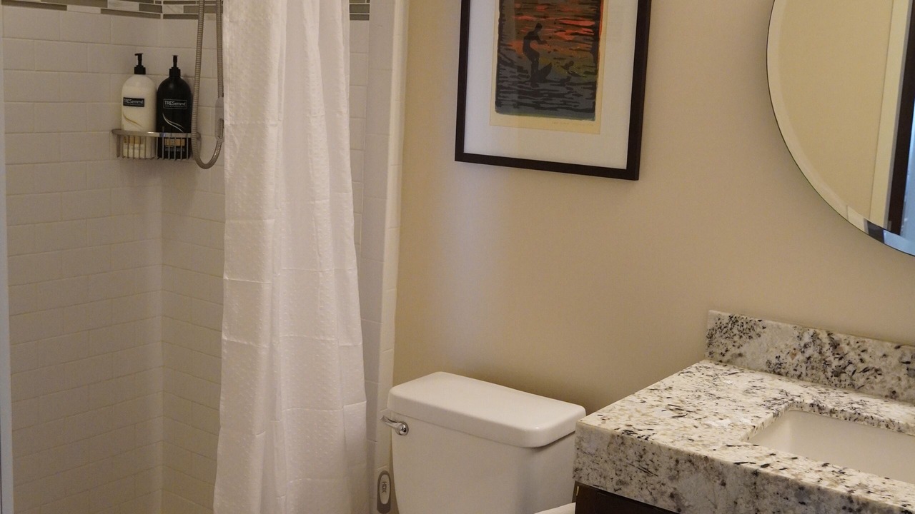 Photo of Bathroom in Waikiki