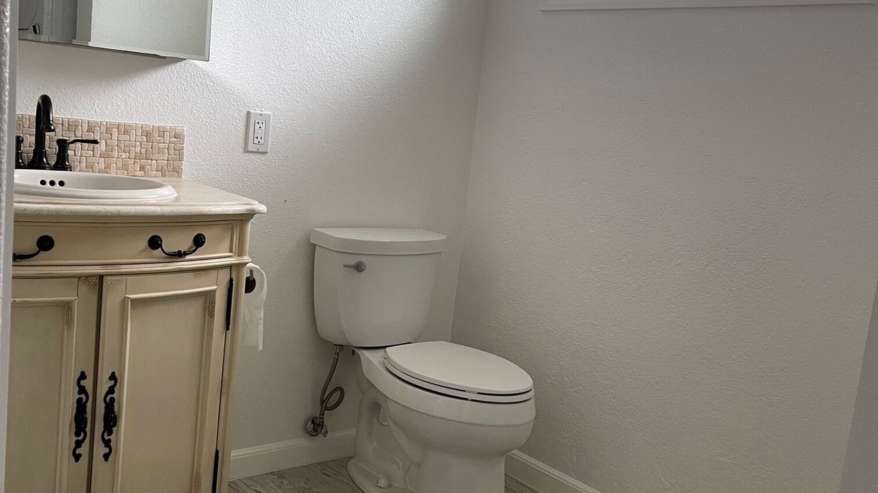 Photo of Bathroom in Eastern Honolulu