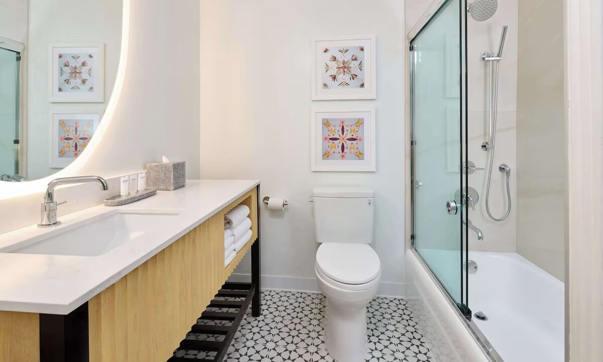 Photo of Bathroom in Waikiki