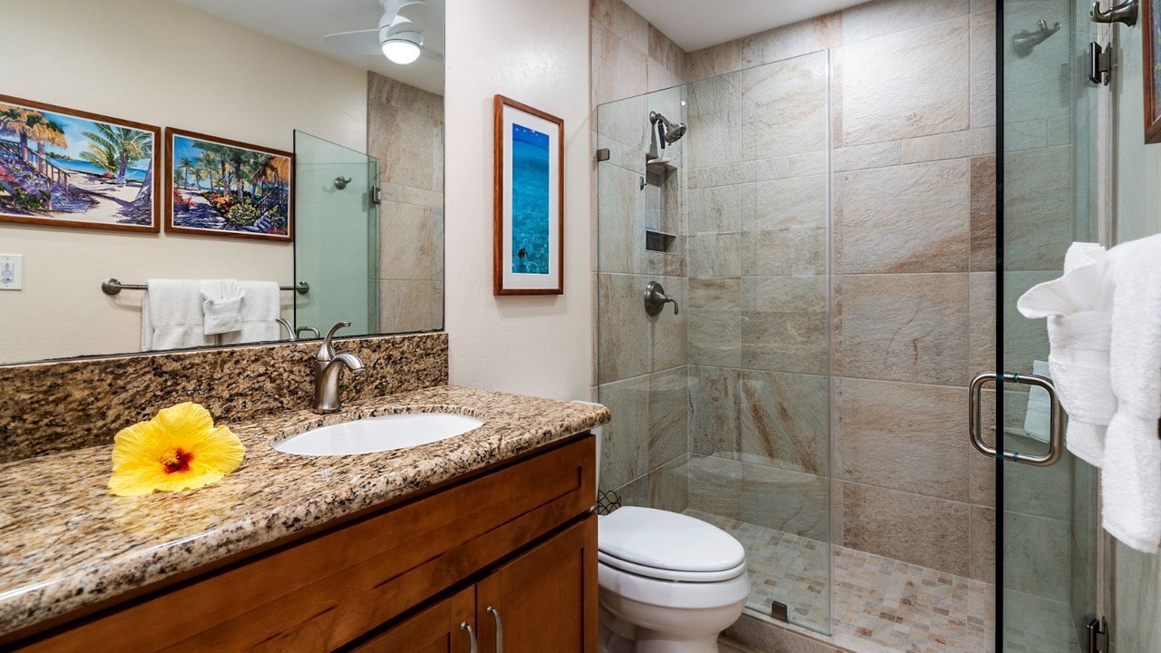 Photo of Bathroom in Keauhou