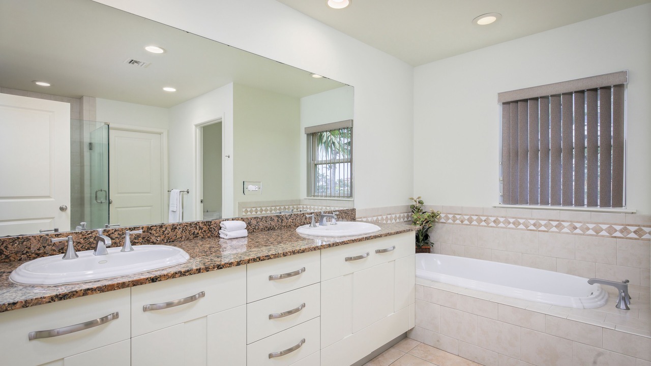 Photo of Bathroom in Kahaluu-Keauhou