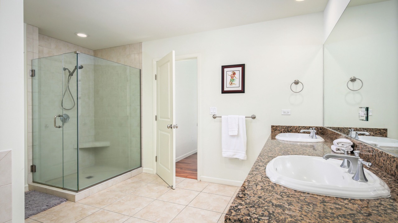 Photo of Bathroom in Kahaluu-Keauhou