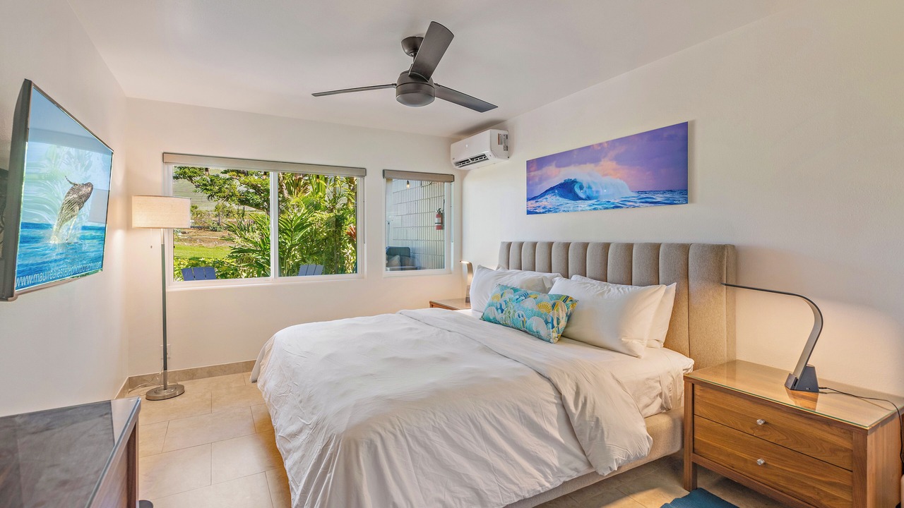 Photo of Bedroom in Historic Lahaina Front Street