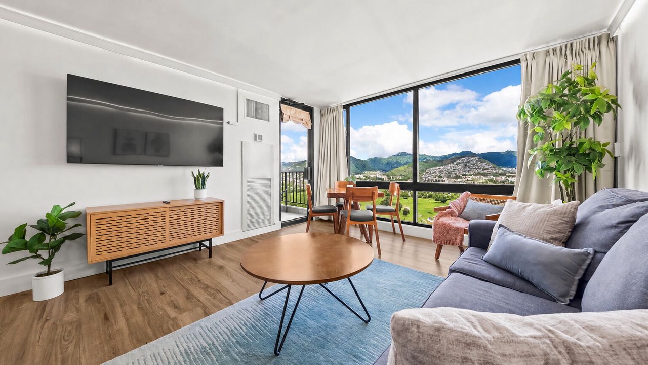 Photo of Livingroom in Waikiki