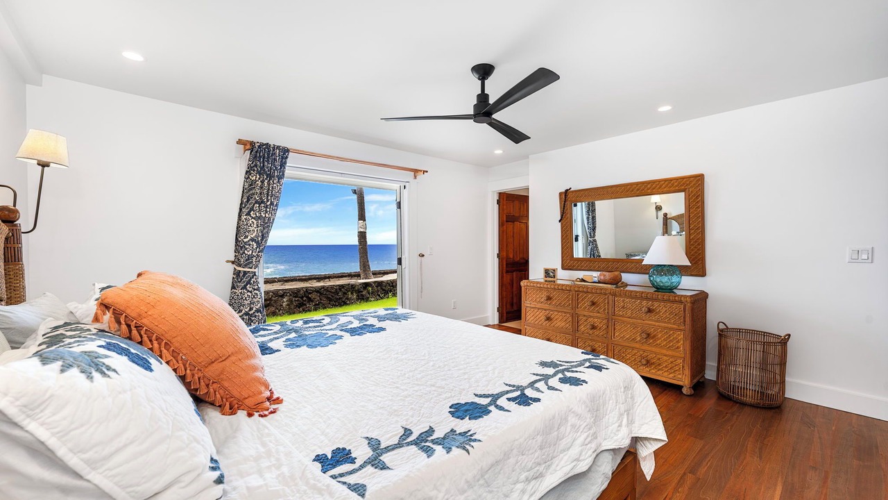 Photo of Bedroom in Kahaluu Bay