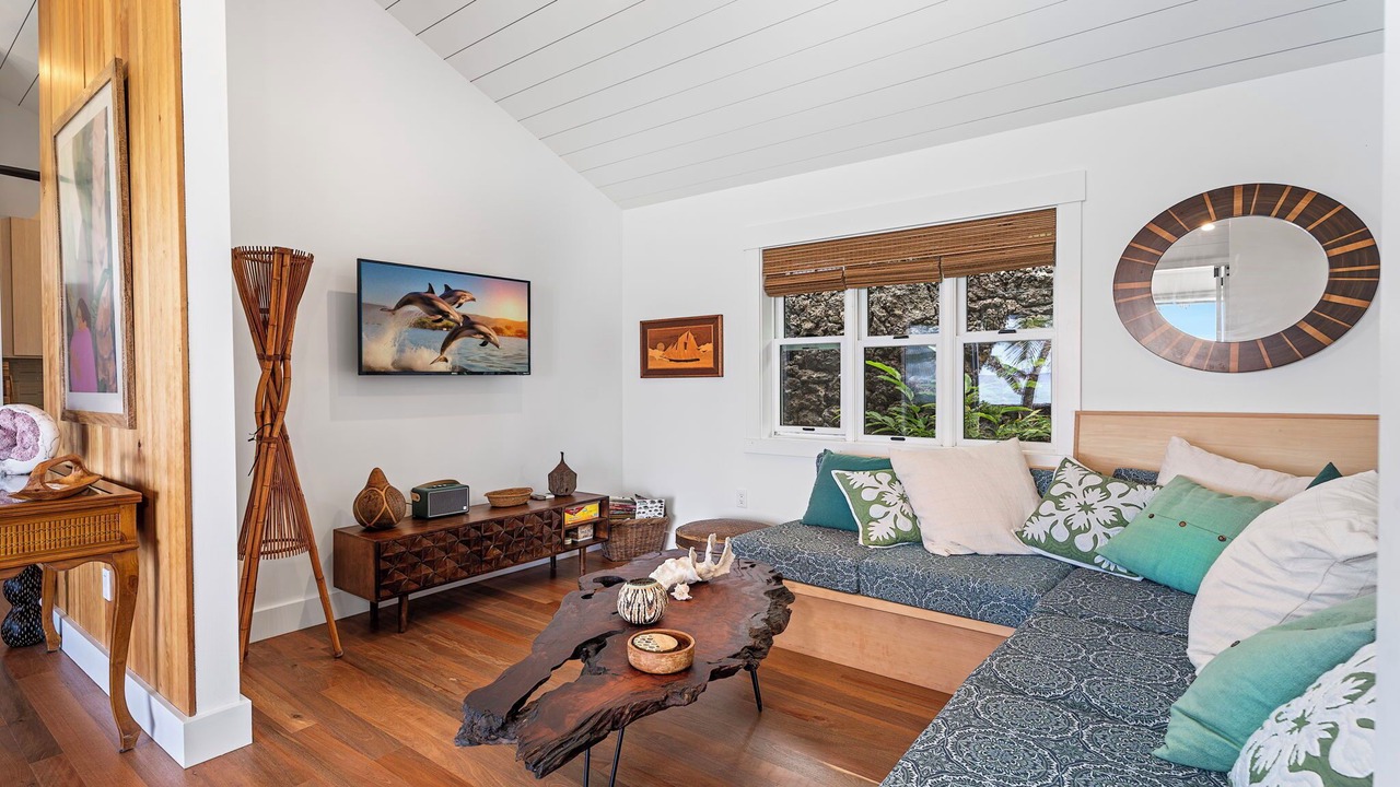 Photo of Livingroom in Kahaluu Bay