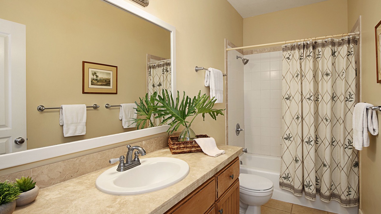 Photo of Bathroom in Poipu
