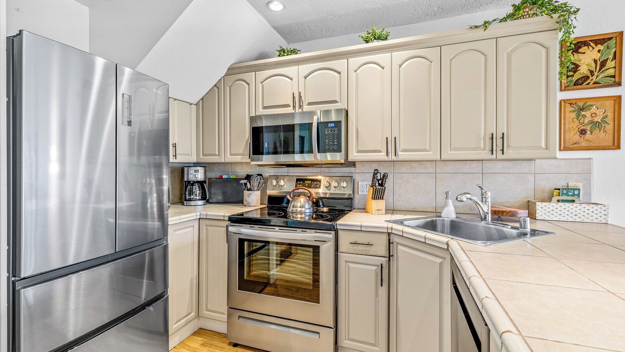 Photo of Kitchen in Kahana